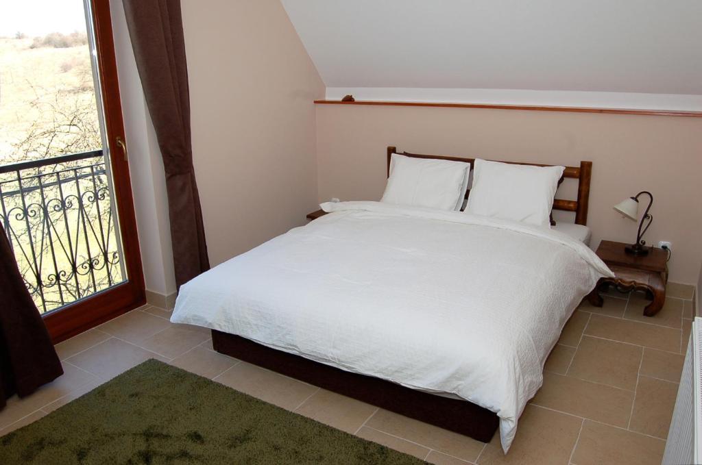 Malomdulo Farmhaz Guest House Pilisborosjeno Room photo